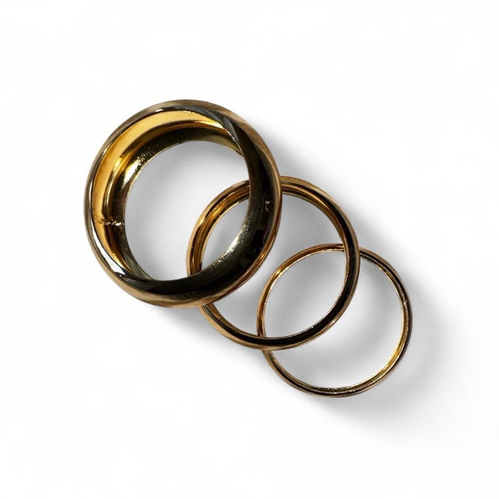 Elegant Gold-Tone bangle set
